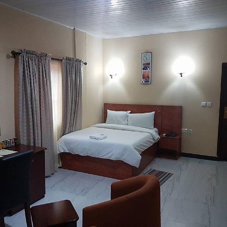 Providence Hotel Abeokuta Экстерьер фото